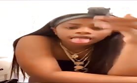 Young Black teen shows her titties and black ass on periscope