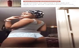 Young thot flashes her titties and shakes that ass