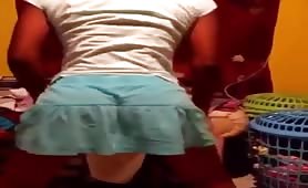 Ebony amateur twerking in mini skirt