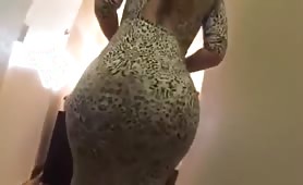 Amazing bubble butt in tight dress teases