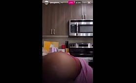 fine shyt twerking on instagram live